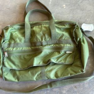AMERICAN TOURISTER Green Nylon Duffle Bag Luggage Travel
